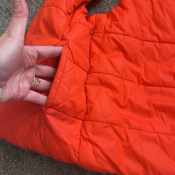 Hanna Andersson Reversible Puffer Vest Size 120 - Picture 9 of 14